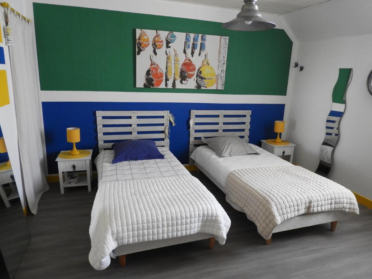 Les Volets Bleus Bed and Breakfast Saint-Guénolé Eksteriør billede