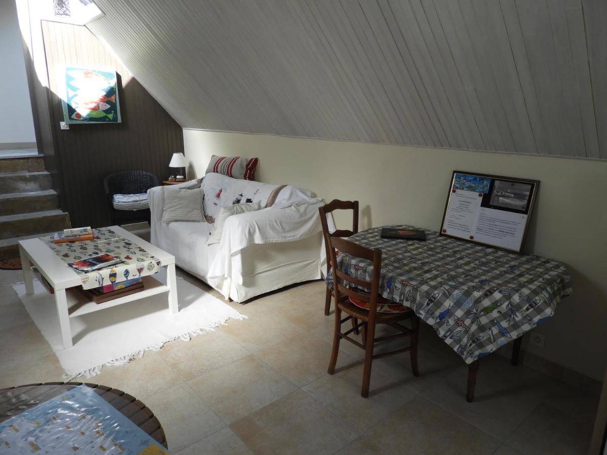 Les Volets Bleus Bed and Breakfast Saint-Guénolé Eksteriør billede