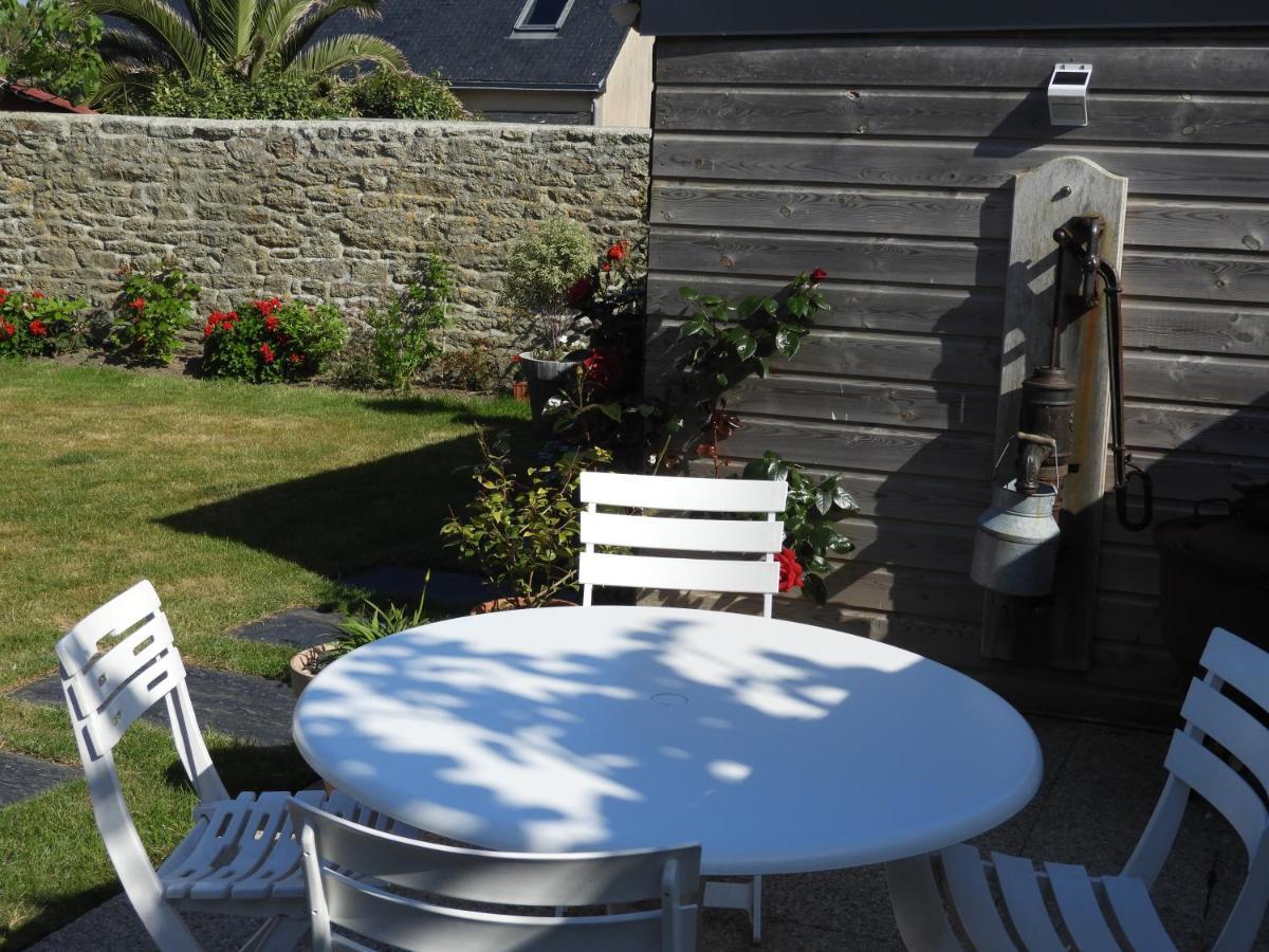 Les Volets Bleus Bed and Breakfast Saint-Guénolé Eksteriør billede